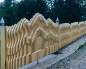 Дизайн деревянного забора